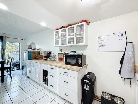 9825 NW 37th Street Sunrise FL 33351