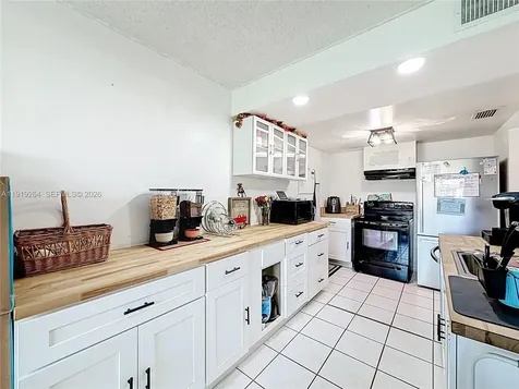 9825 NW 37th Street Sunrise FL 33351