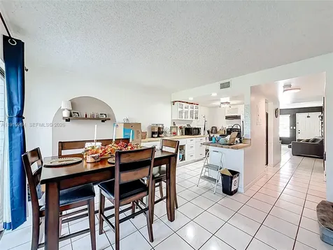 9825 NW 37th Street Sunrise FL 33351