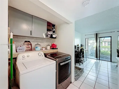 9825 NW 37th Street Sunrise FL 33351
