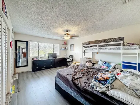 9825 NW 37th Street Sunrise FL 33351