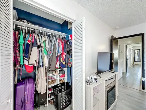 9825 NW 37th Street Sunrise FL 33351
