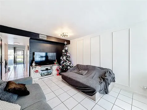 9825 NW 37th Street Sunrise FL 33351