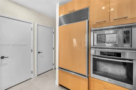 6799 Collins Avenue Miami Beach FL 33141