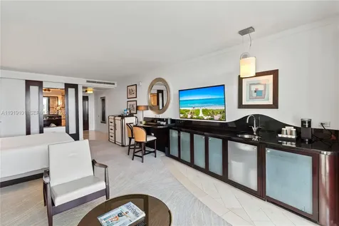 4391 Collins Avenue Miami Beach FL 33140