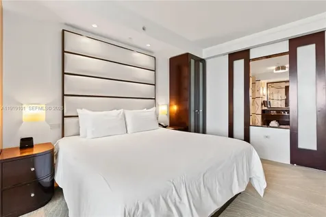 4391 Collins Avenue Miami Beach FL 33140