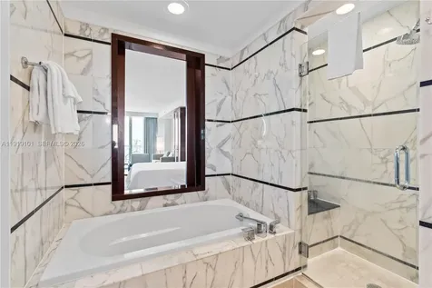 4391 Collins Avenue Miami Beach FL 33140
