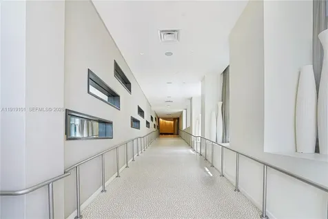 4391 Collins Avenue Miami Beach FL 33140