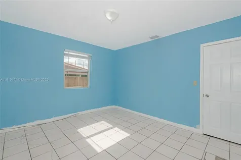 4118 E 10th Court Hialeah FL 33013