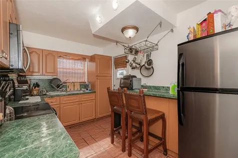 4118 E 10th Court Hialeah FL 33013