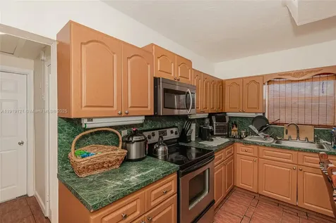 4118 E 10th Court Hialeah FL 33013