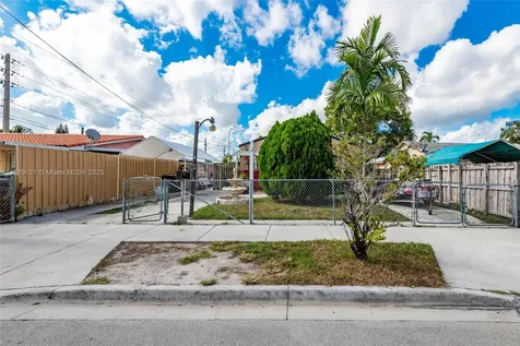 4118 E 10th Court Hialeah FL 33013