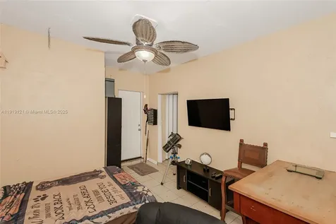 4118 E 10th Court Hialeah FL 33013