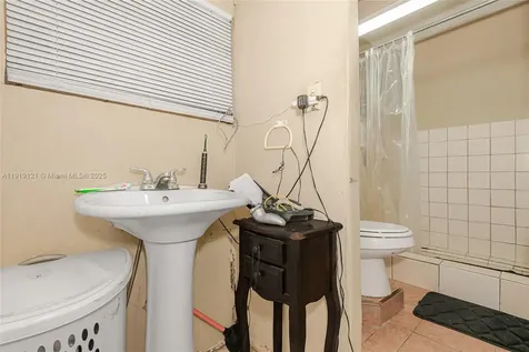 4118 E 10th Court Hialeah FL 33013