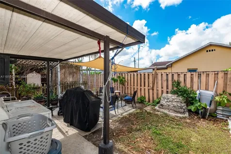 4118 E 10th Court Hialeah FL 33013