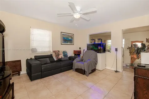 4118 E 10th Court Hialeah FL 33013