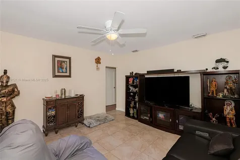 4118 E 10th Court Hialeah FL 33013