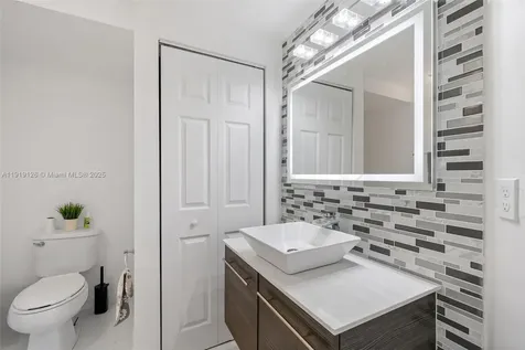 8780 NW 116th Path Doral FL 33178