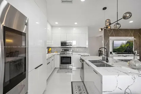 8780 NW 116th Path Doral FL 33178