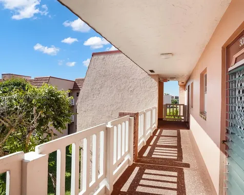 9401 Sunrise Lakes Boulevard Sunrise FL 33322