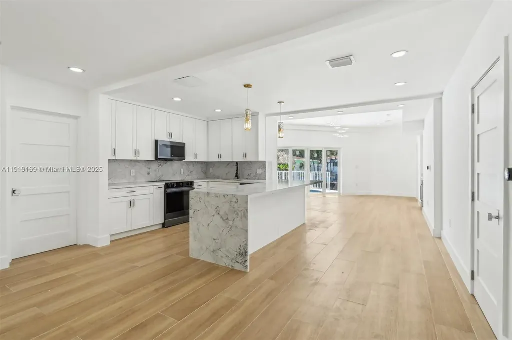 2001 SW 23rd Avenue Fort Lauderdale FL 33312