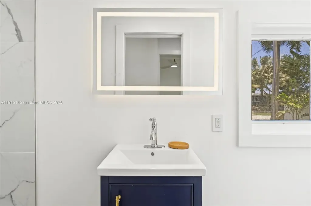 2001 SW 23rd Avenue Fort Lauderdale FL 33312