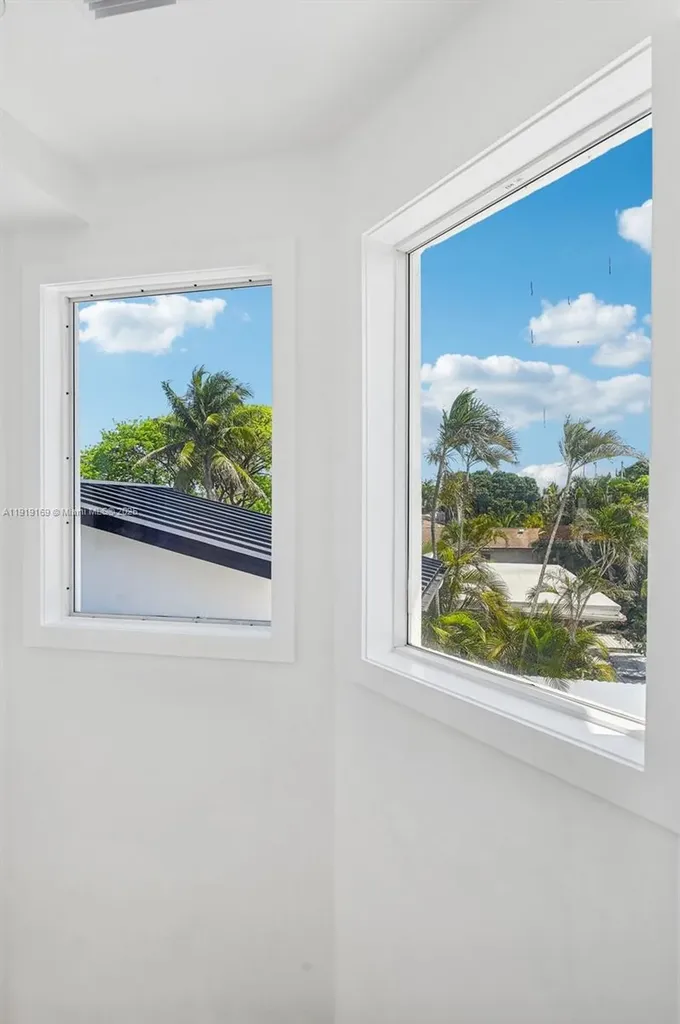 2001 SW 23rd Avenue Fort Lauderdale FL 33312