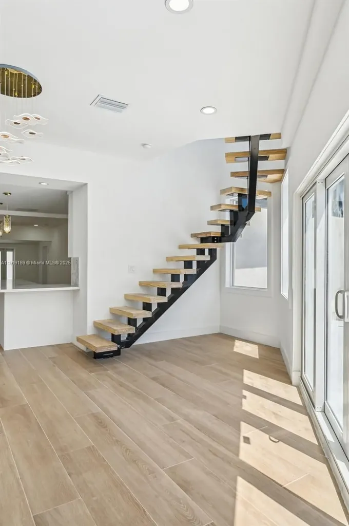 2001 SW 23rd Avenue Fort Lauderdale FL 33312