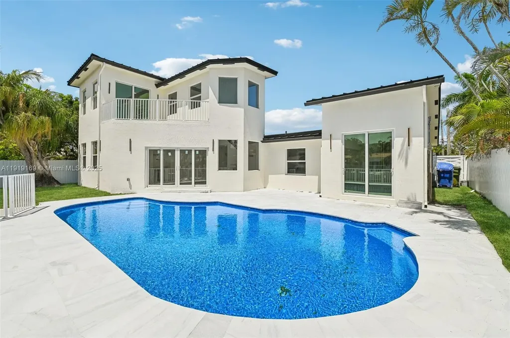 2001 SW 23rd Avenue Fort Lauderdale FL 33312