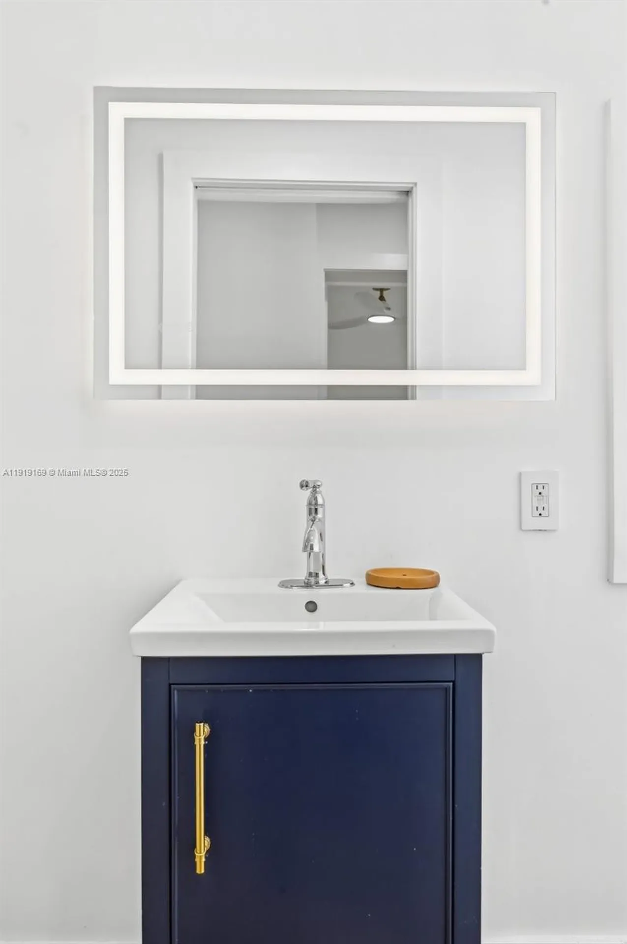 2001 SW 23rd Avenue Fort Lauderdale FL 33312