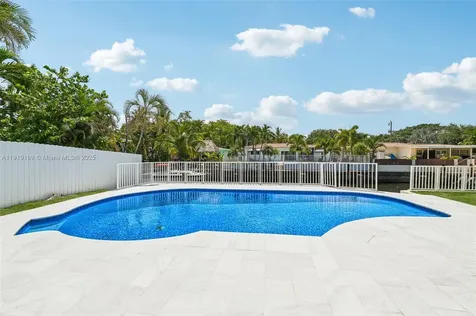 2001 SW 23rd Avenue Fort Lauderdale FL 33312