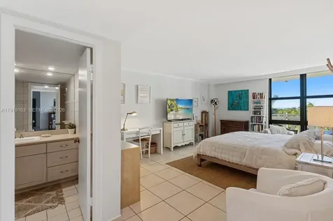 1121 Crandon Boulevard Key Biscayne FL 33149