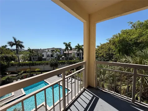 8290 Lake Drive Doral FL 33166