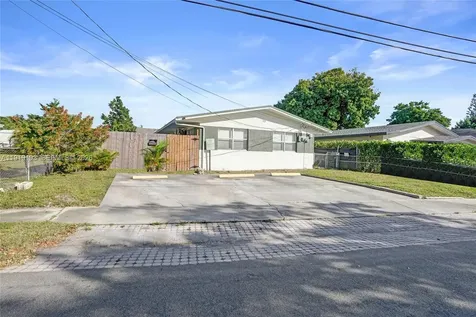 29 SW 8th Avenue Dania Beach FL 33004