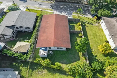29 SW 8th Avenue Dania Beach FL 33004