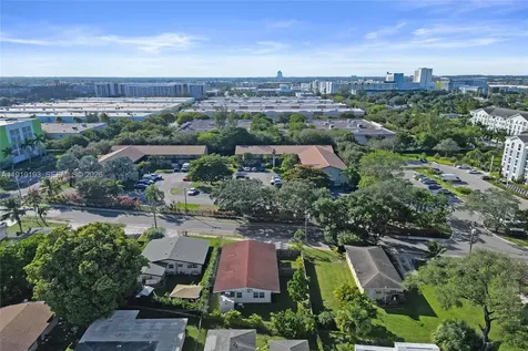 29 SW 8th Avenue Dania Beach FL 33004