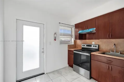29 SW 8th Avenue Dania Beach FL 33004