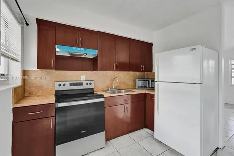 29 SW 8th Avenue Dania Beach FL 33004
