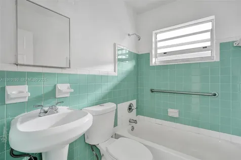 29 SW 8th Avenue Dania Beach FL 33004
