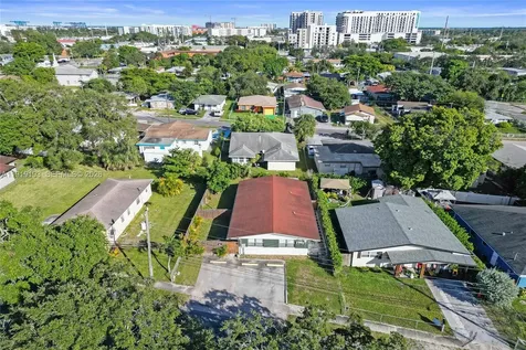 29 SW 8th Avenue Dania Beach FL 33004