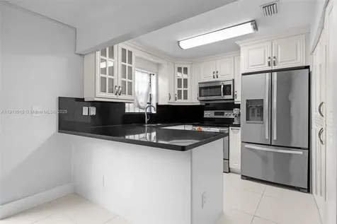 10936 NW 7th Street Miami FL 33172