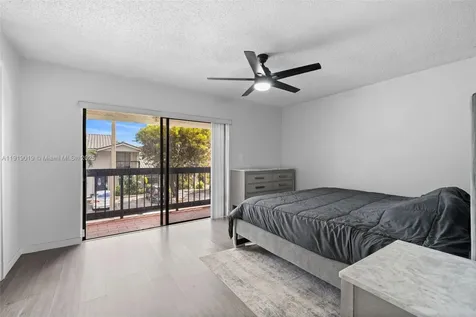 10936 NW 7th Street Miami FL 33172