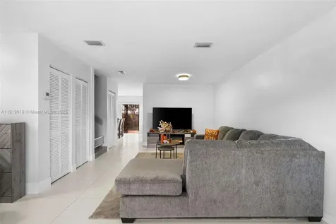 10936 NW 7th Street Miami FL 33172