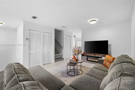 10936 NW 7th Street Miami FL 33172