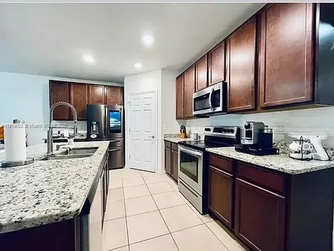 3670 47th Avenue NE Naples FL 34120