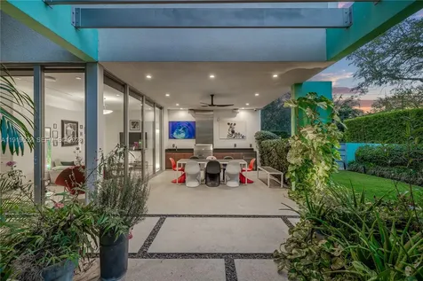 6495 SW 85th Street Miami FL 33143