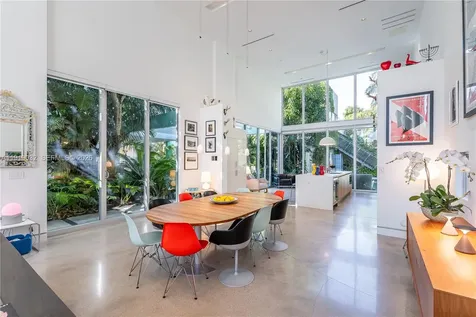 6495 SW 85th Street Miami FL 33143