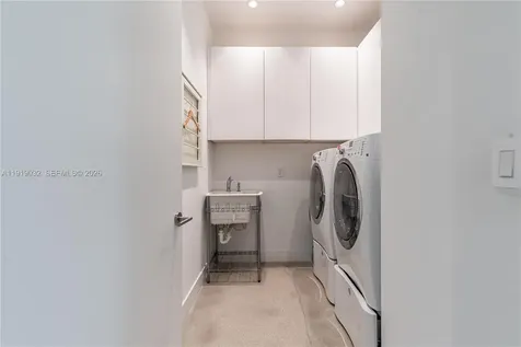 6495 SW 85th Street Miami FL 33143