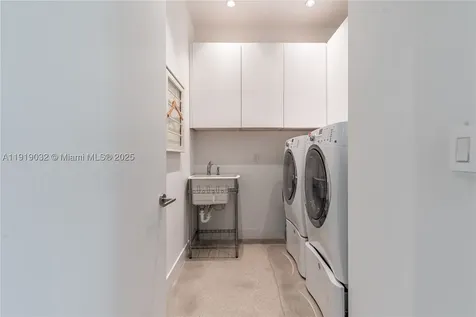 6495 SW 85th Street Miami FL 33143