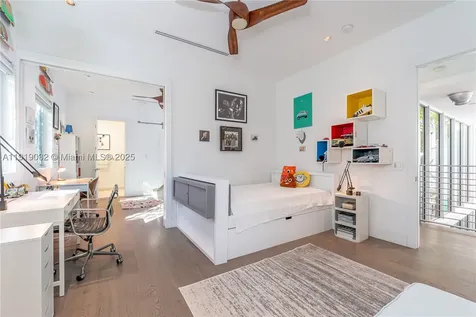 6495 SW 85th Street Miami FL 33143